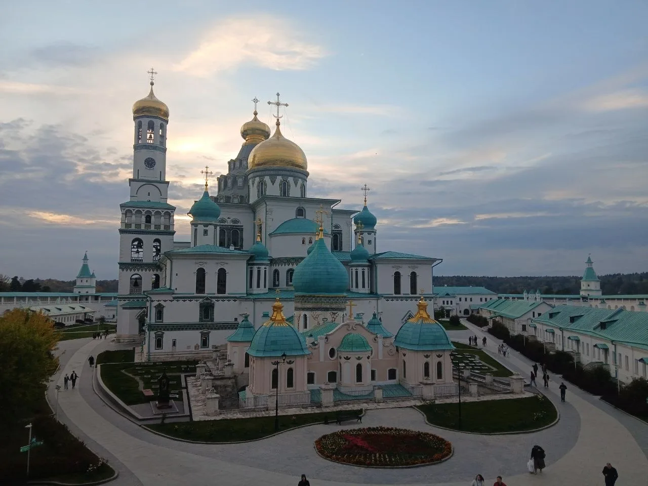 Погружение в историю: как прошла наша экскурсия в Звенигород и Новый Иерусалим