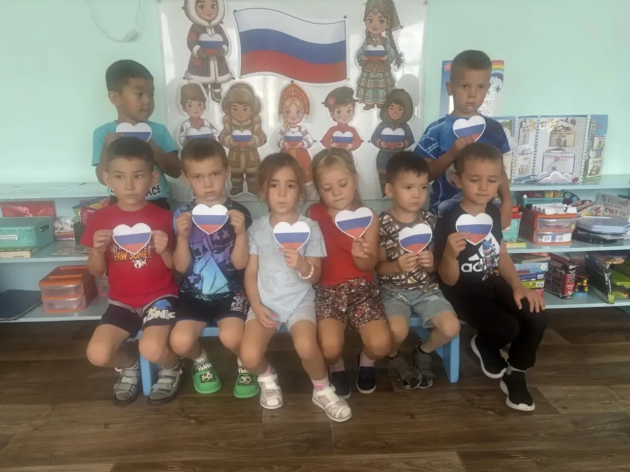 🤍💙❤️ Россия в наших сердцах: как мы отметили День Государственного флага!