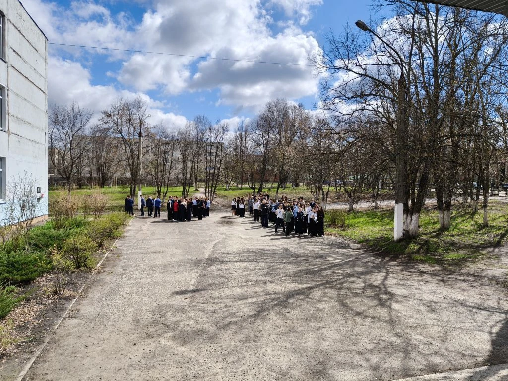 🔔 В нашей школе прошли учения по действиям при террористической угрозе  21 апреля в нашей школе сост