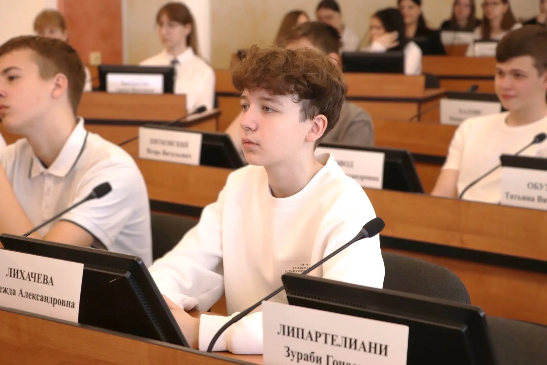 🎓 Молодежь Ярославля продолжает знакомиться с системой местного самоуправления  Сегодня в муниципали