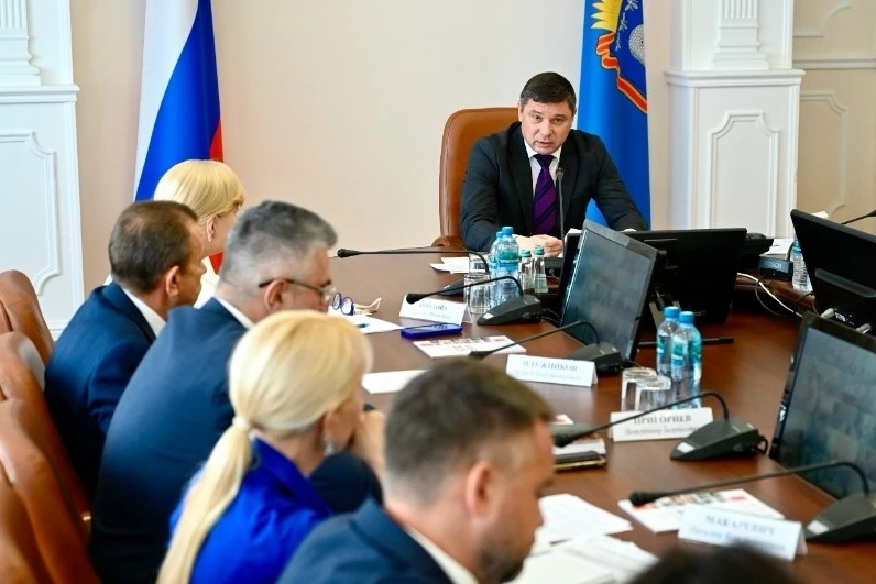 Евгений Первышов: «В Тамбовской области не будут переводить АЗС на утренний и вечерний ...
