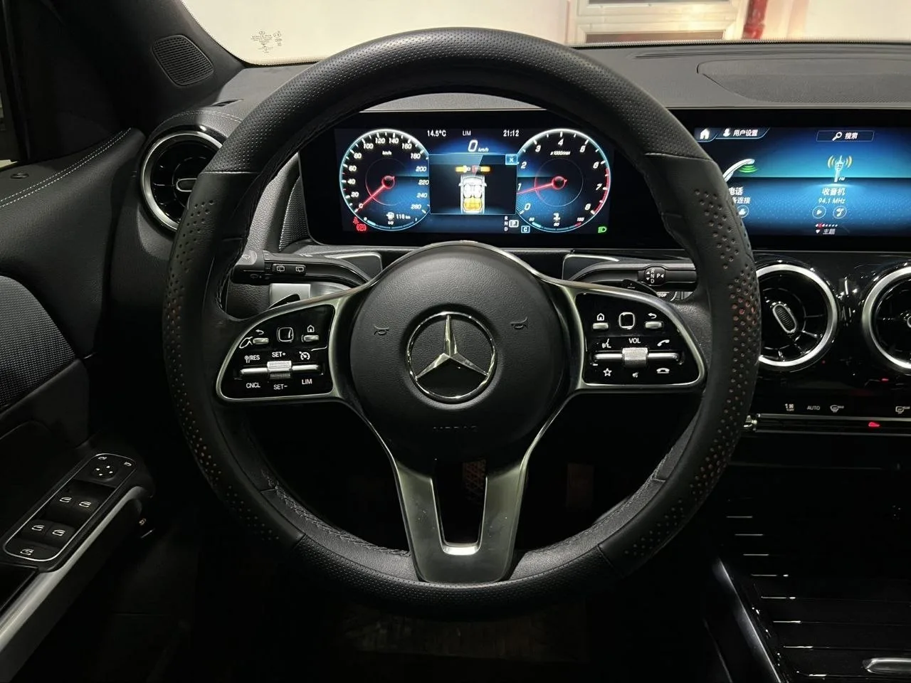🔥🔥🔥 Приобрели в Китае для Татьяны из Екатеринбурга  Mercedes-Benz GLB 180  2020 год 33 000 км 1.3 бе