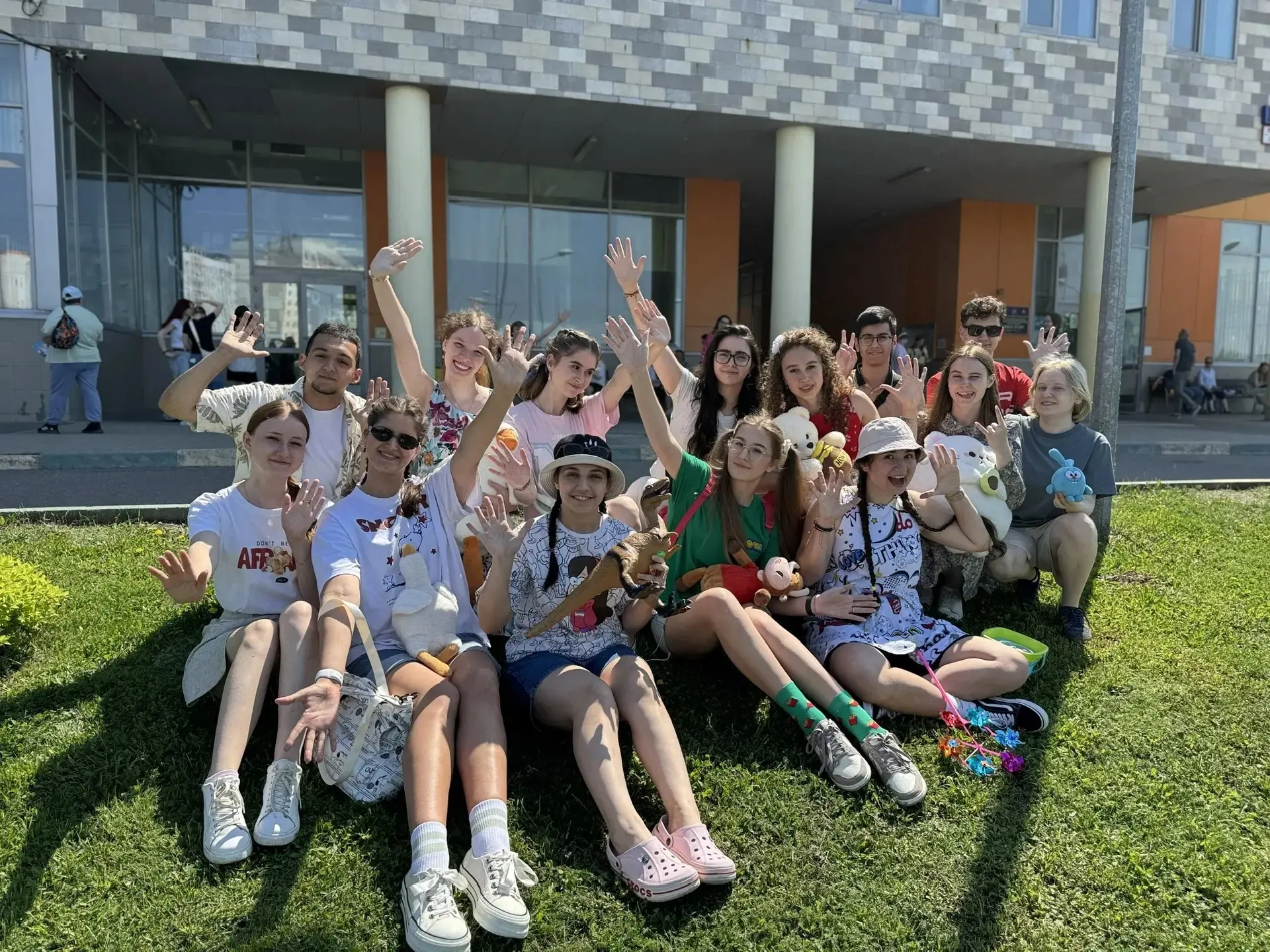 👧 22 мая в нашей школе прошёл трогательный праздник — День детства  Героями мероприятия стали выпуск