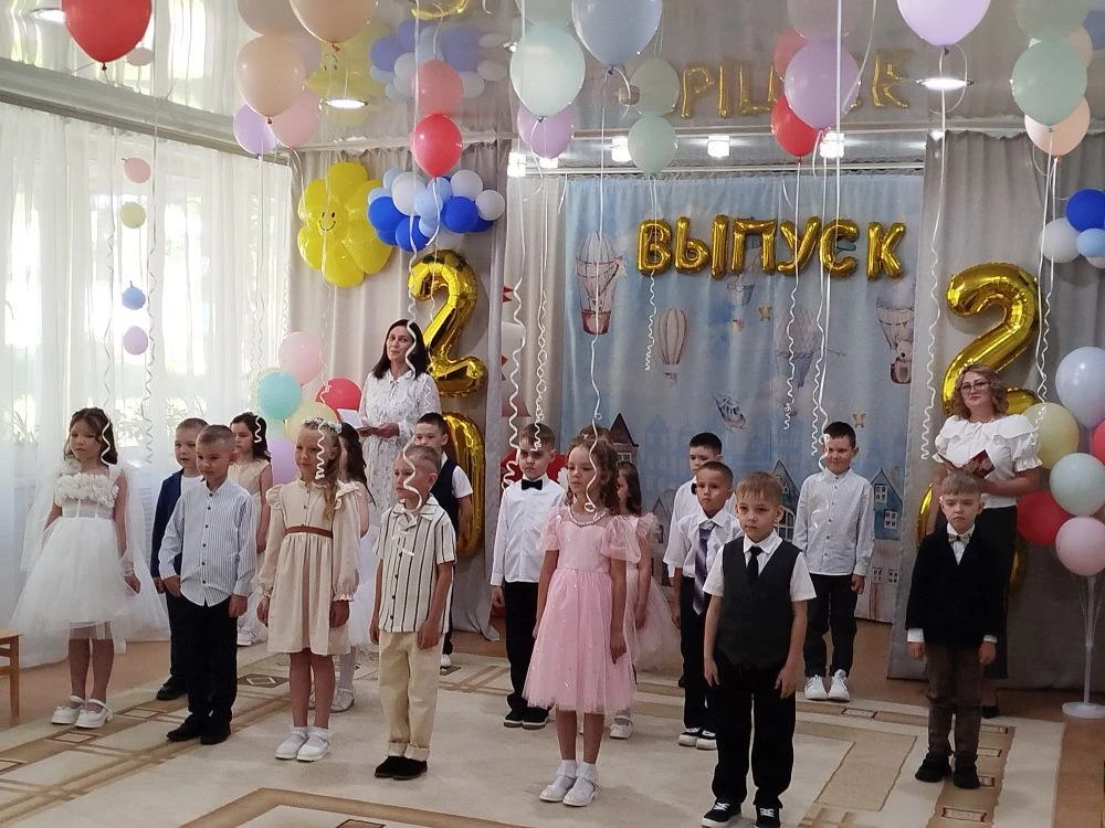 ✨ Выпускной вечер в детском саду - яркое событие для детей и родителей! ✨

Вчера в нашем детском сад