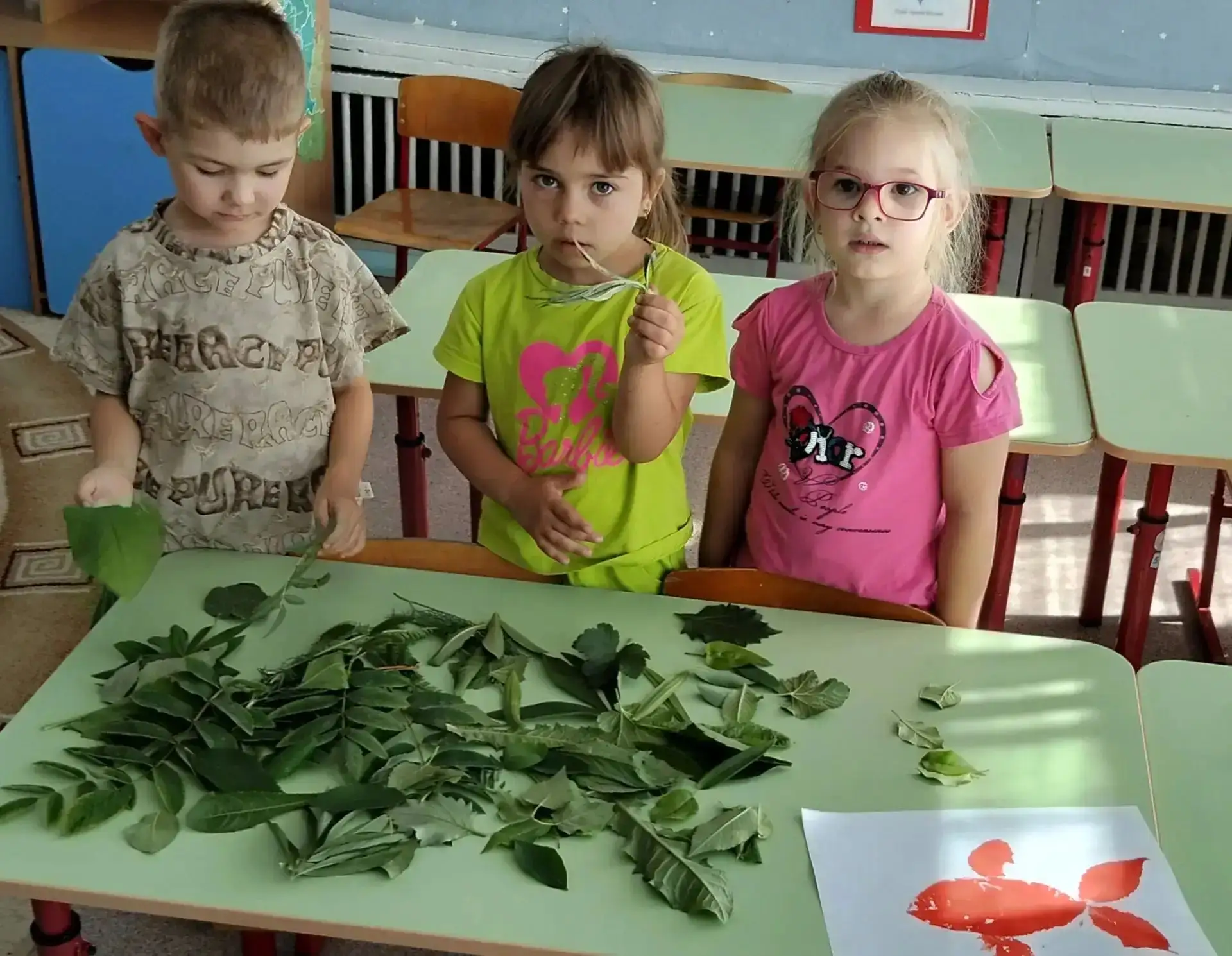 🎨В изостудии воспитанники познакомились с новым видом нетрадиционной техники рисования "оттиск, отп