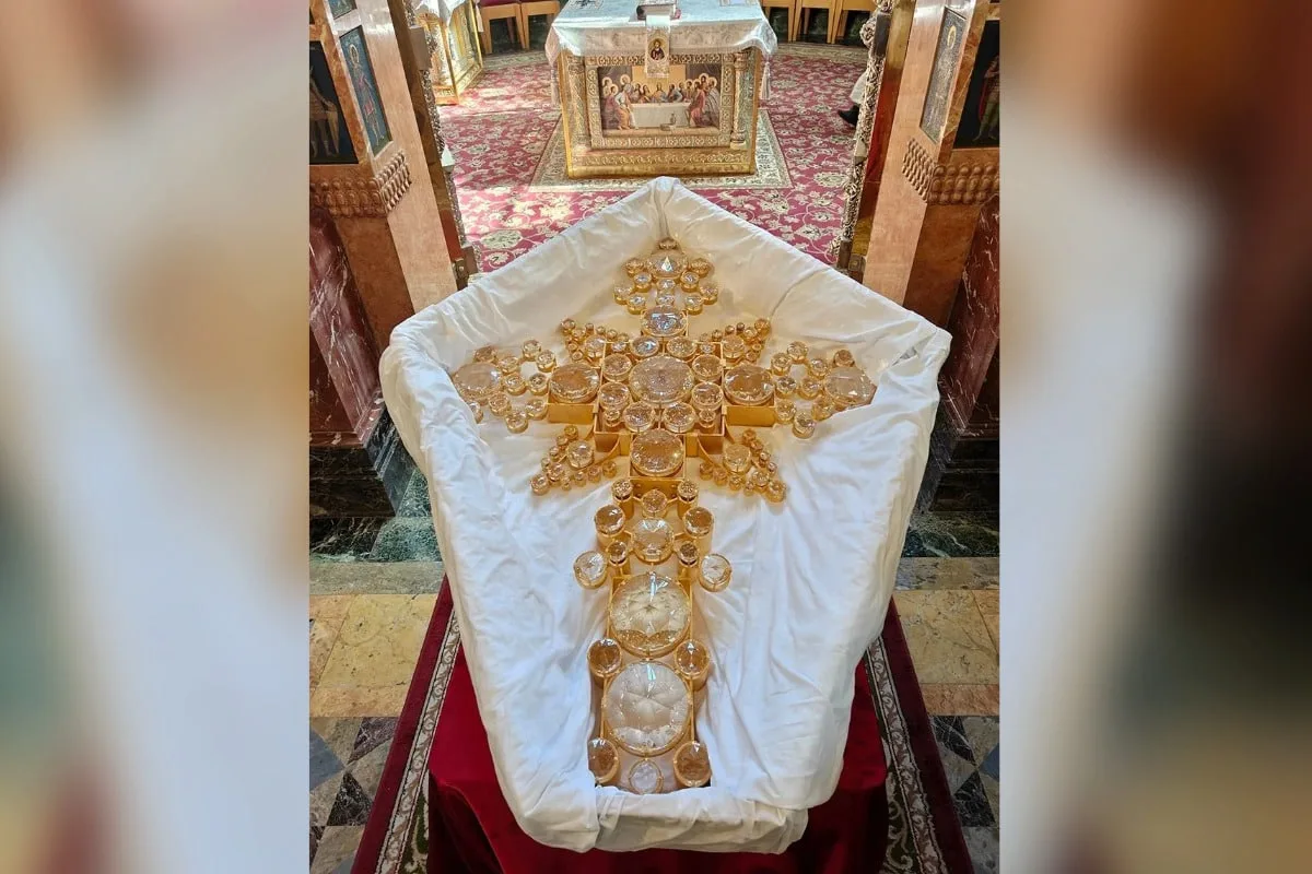 🏛️ Уральские мастера восстановили хрустальные кресты для Спаса на Крови в Санкт-Петербурге.

Рабо