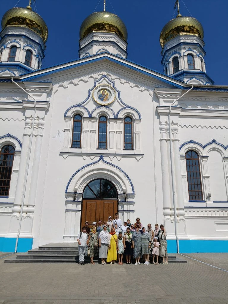 Духовное единение и радость открытий: 10 июля педагоги, работники, родители и ученики школы №11 пров