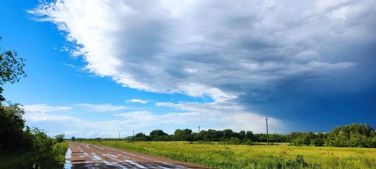 ☀️🌧️☀️К Оренбуржью подкрался циклонический вихрь. А пока тепло