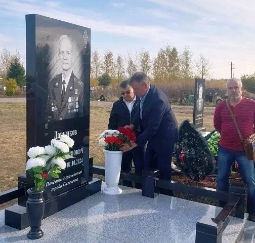 В Салавате почтили память легендарного полковника Виктора Давыдкова