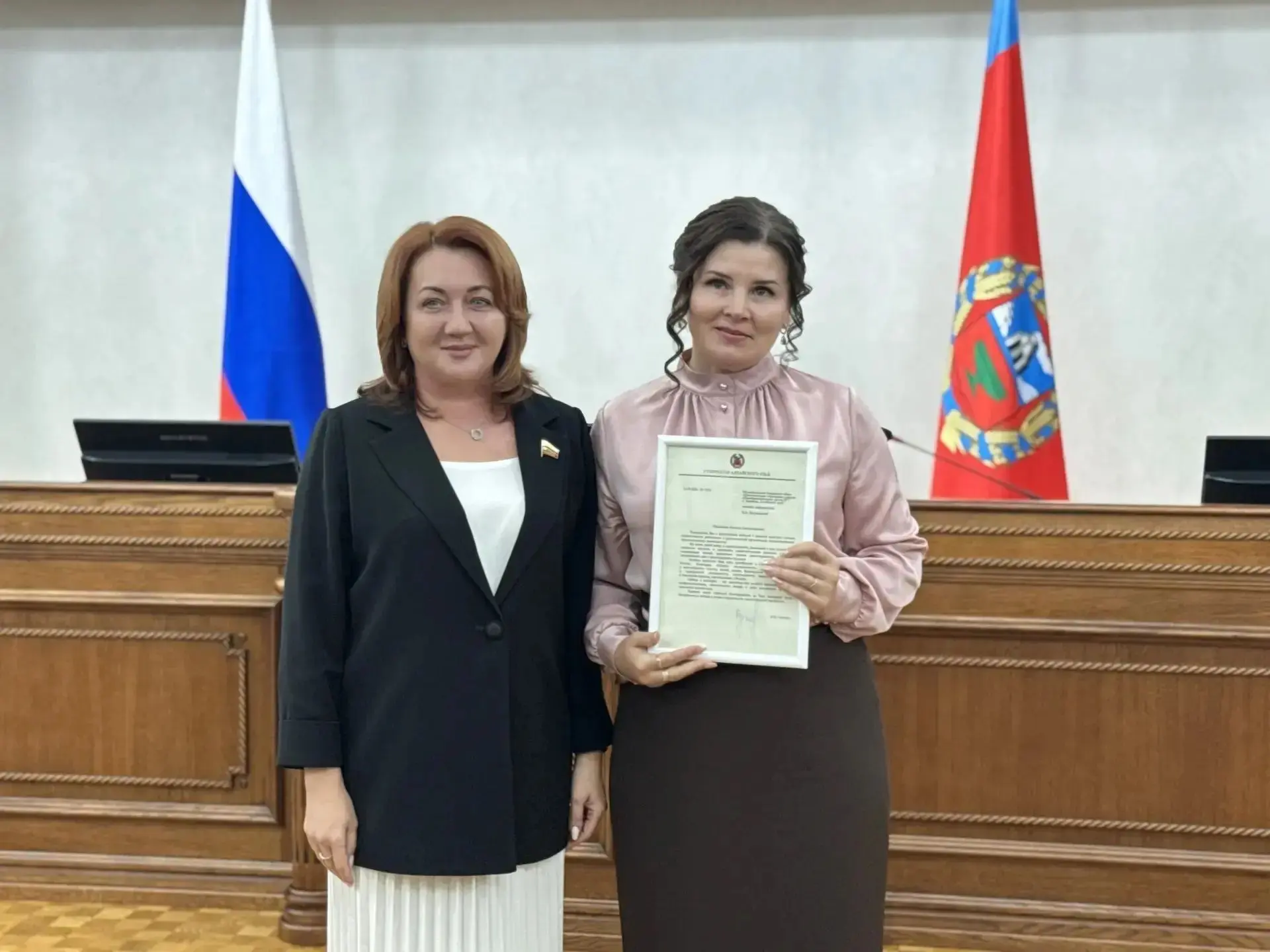 В Барнауле в День учителя наградили лучших педагогов Алтайского края.