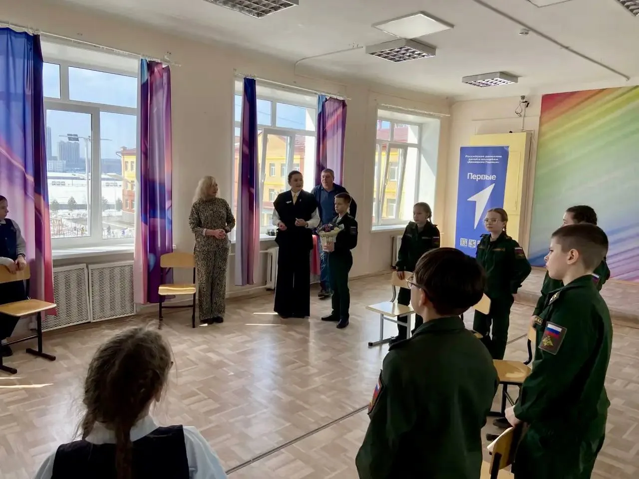 🎭 Сегодня — Всемирный день театра! В честь этого события наш лицей превратился в настоящую театральн
