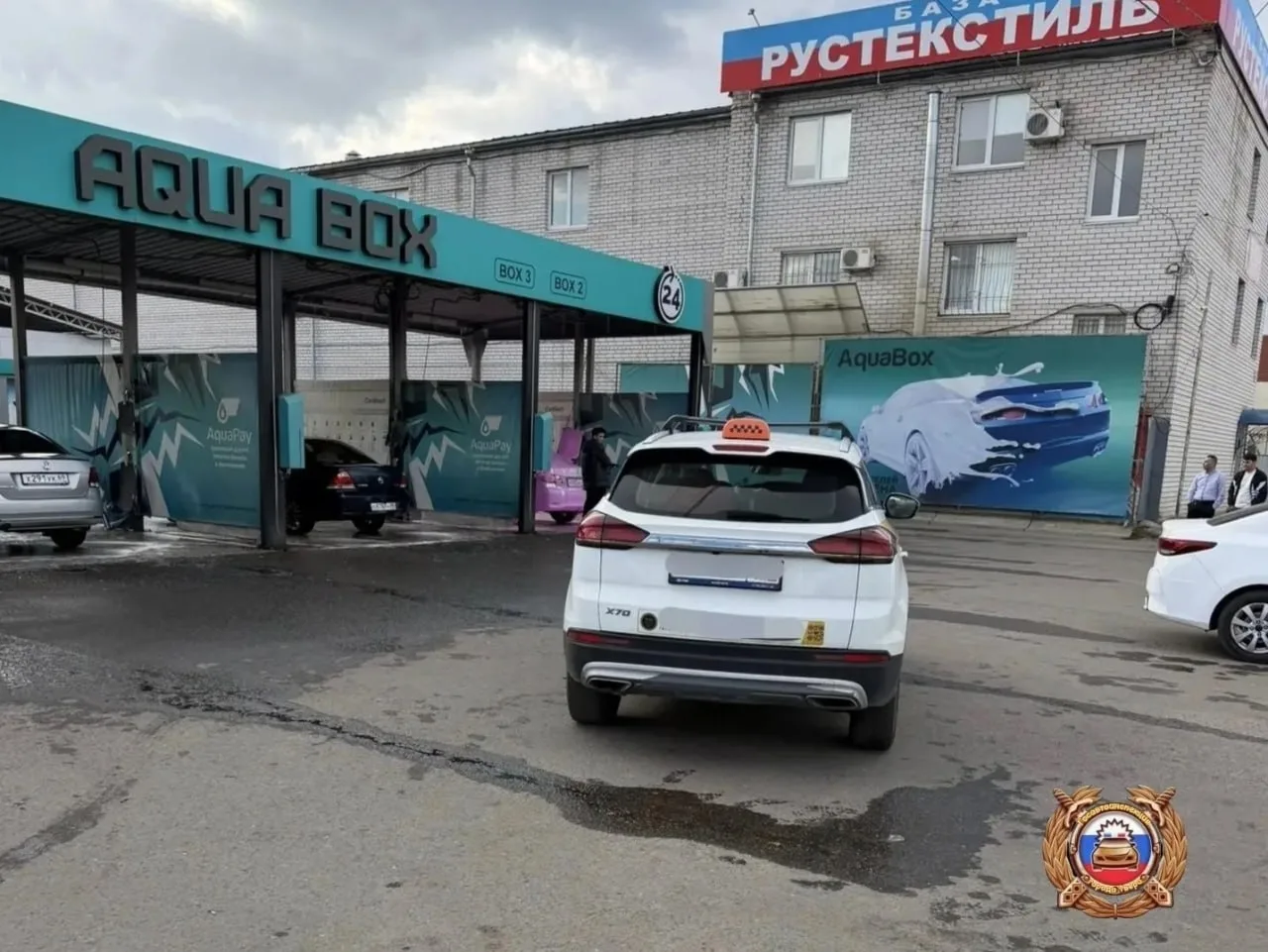 🚗 В Твери на улице Коминтерна, 22/1, около автомойки, автомобиль сбил пятилетнего маль...