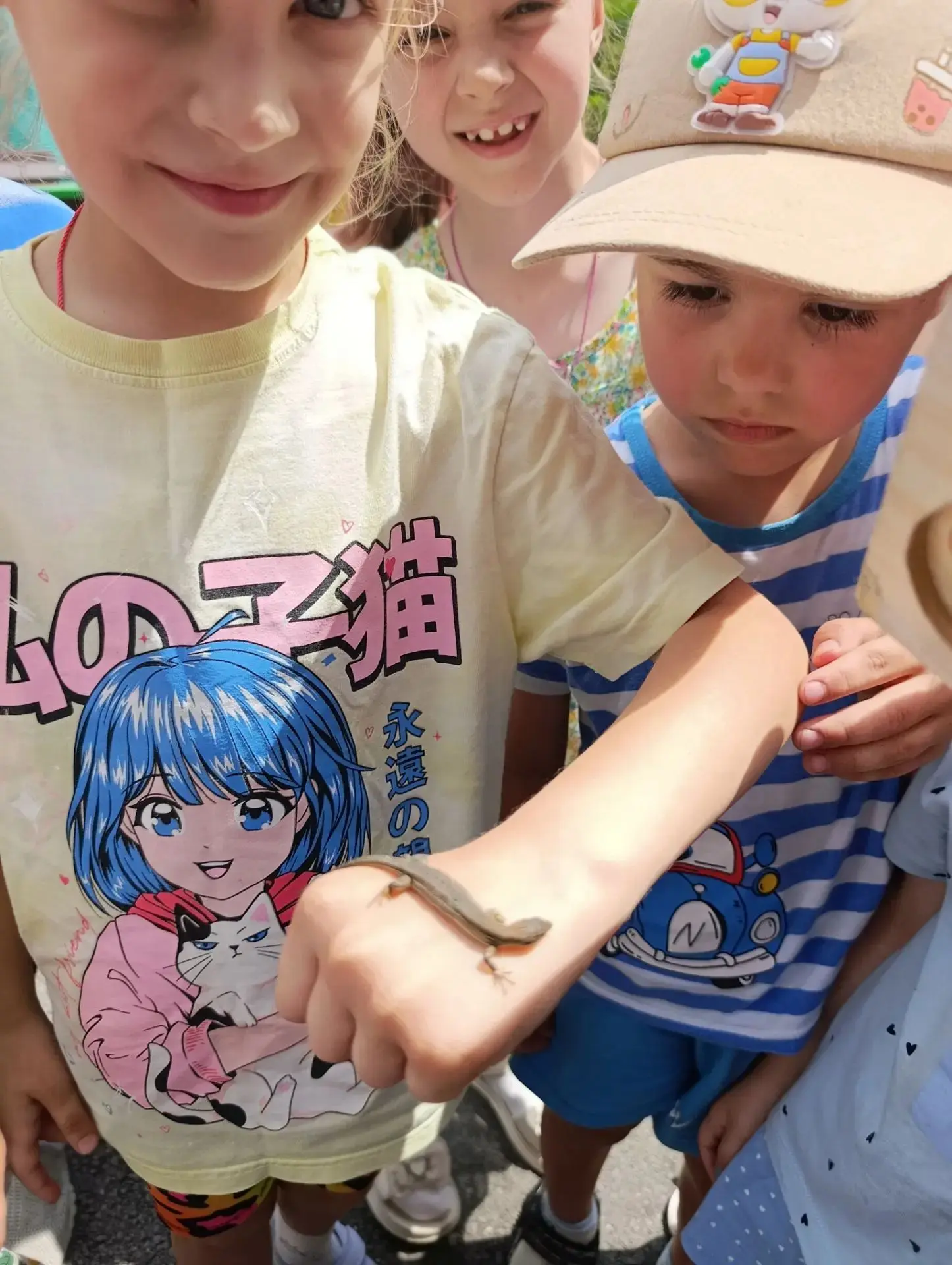 🦎 ВЕЛИКОЕ ПРИКЛЮЧЕНИЕ СТАРШЕЙ ГРУППЫ!

Сегодня наши любознательные «Смешарики» на прогулке совершил