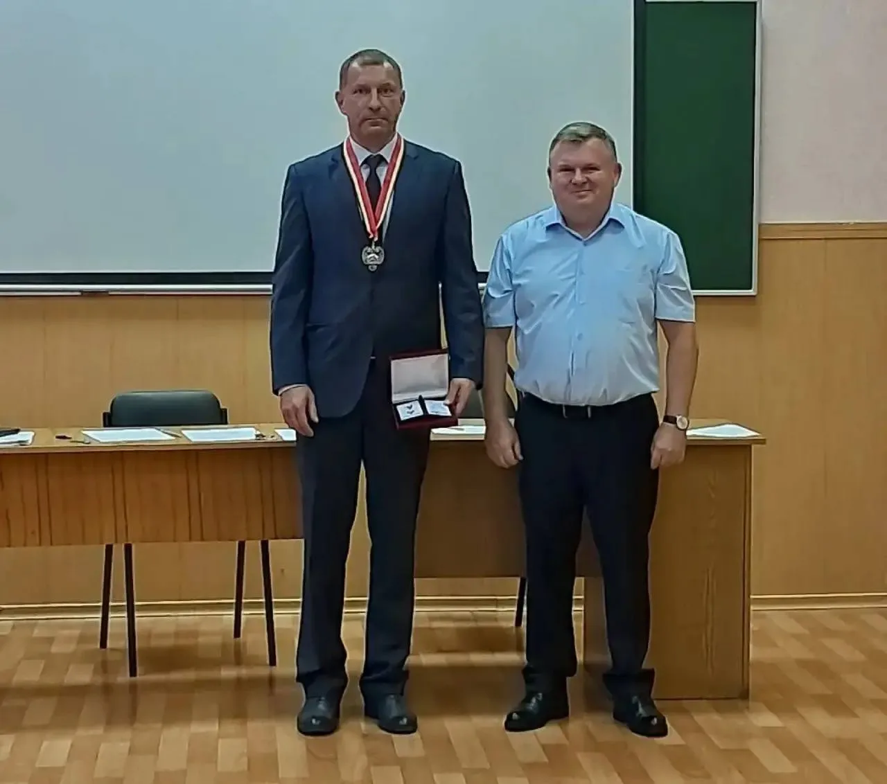 🎓Преподаватель ВЛГАФК Андрей Петров отмечен высшей ведомственной наградой Минспорта Ро...