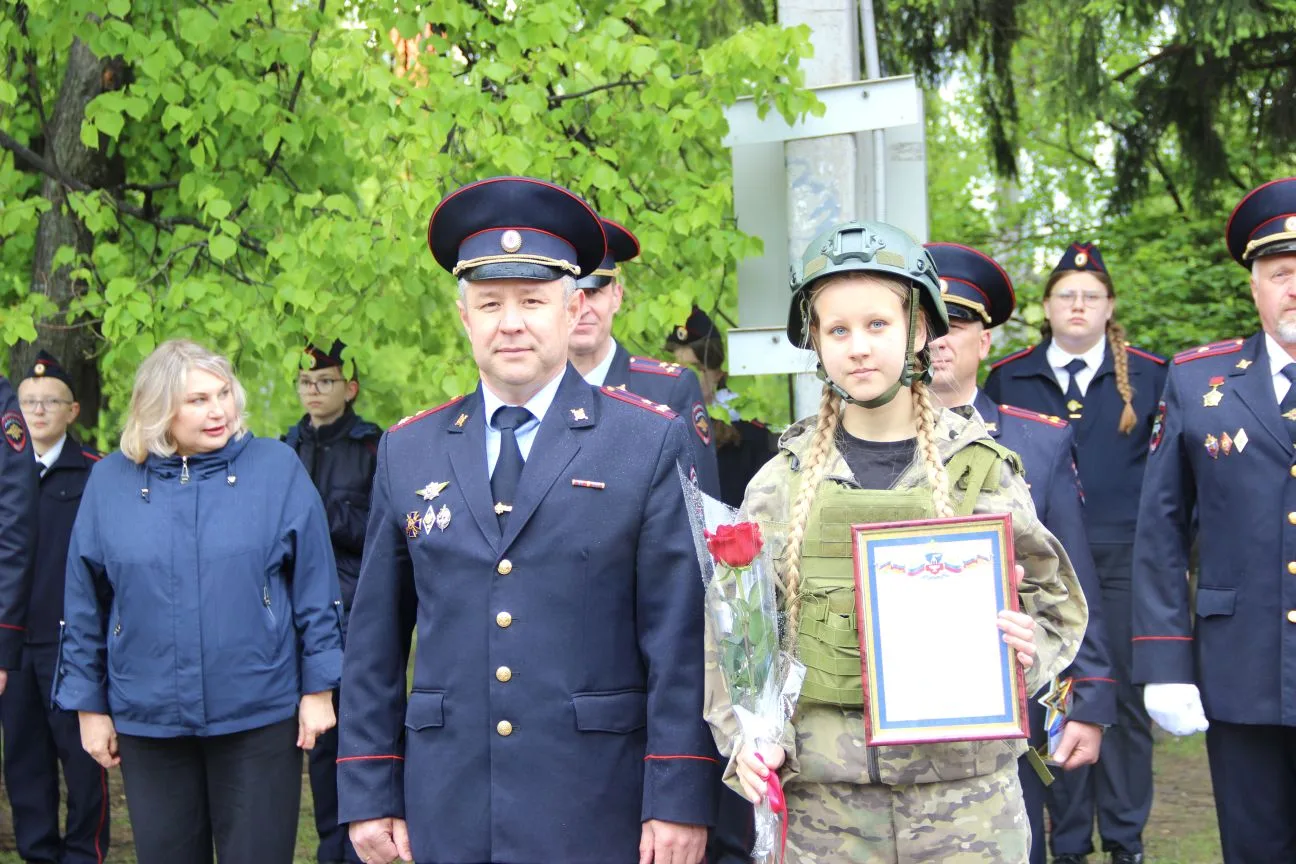 🇷🇺 «Здесь готовят будущих защитников»: в Барнауле прошёл «Кадетский марш» правоохранительных классов