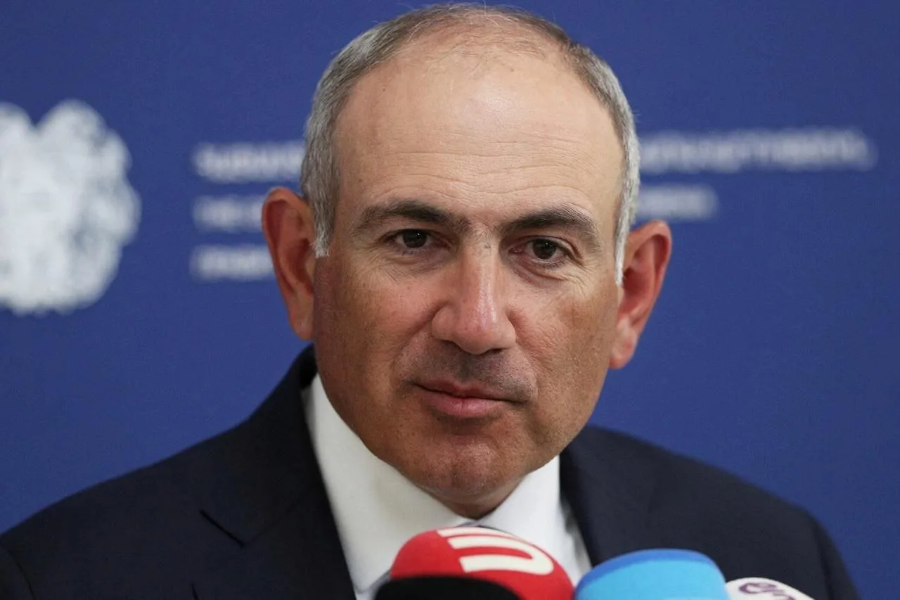 Новость была бы идеальной, если бы не формальности...

Премьер Армении Никол Пашинян подал в отставк