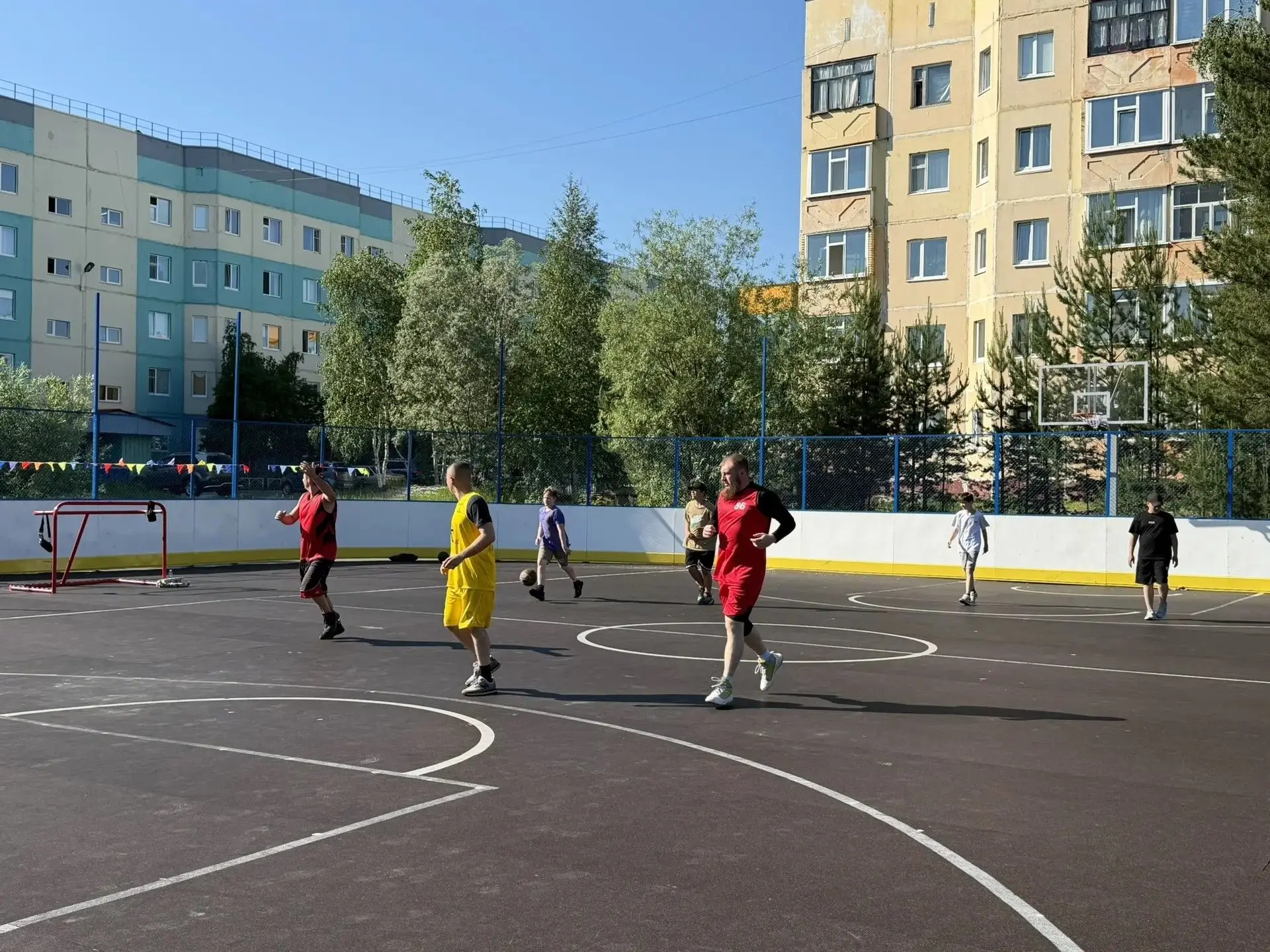 🏀16 июня 2026 года на спортивных дворовых площадках «Непоседы» состоялось яркое событие – спортивна