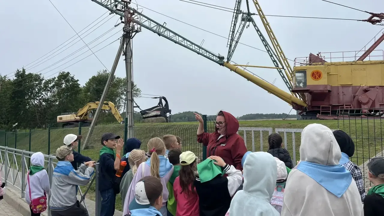 Поездка в Янтарный: сокровища и древние гиганты! 🎉

Воспитанники лагеря «Дружба» побывали на Янтарн