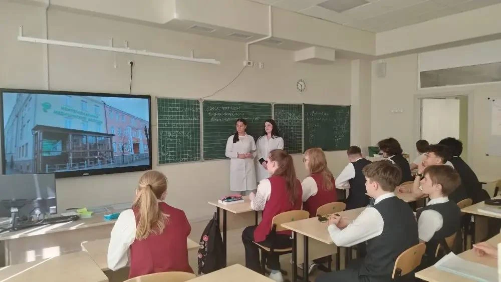 🎓 ПРОФОРИЕНТАЦИОННАЯ ВСТРЕЧА С ПРЕДСТАВИТЕЛЯМИ МЕДИЦИНСКОГО КОЛЛЕДЖА  В МБОУ СОШ №11 г. Ессентуки им