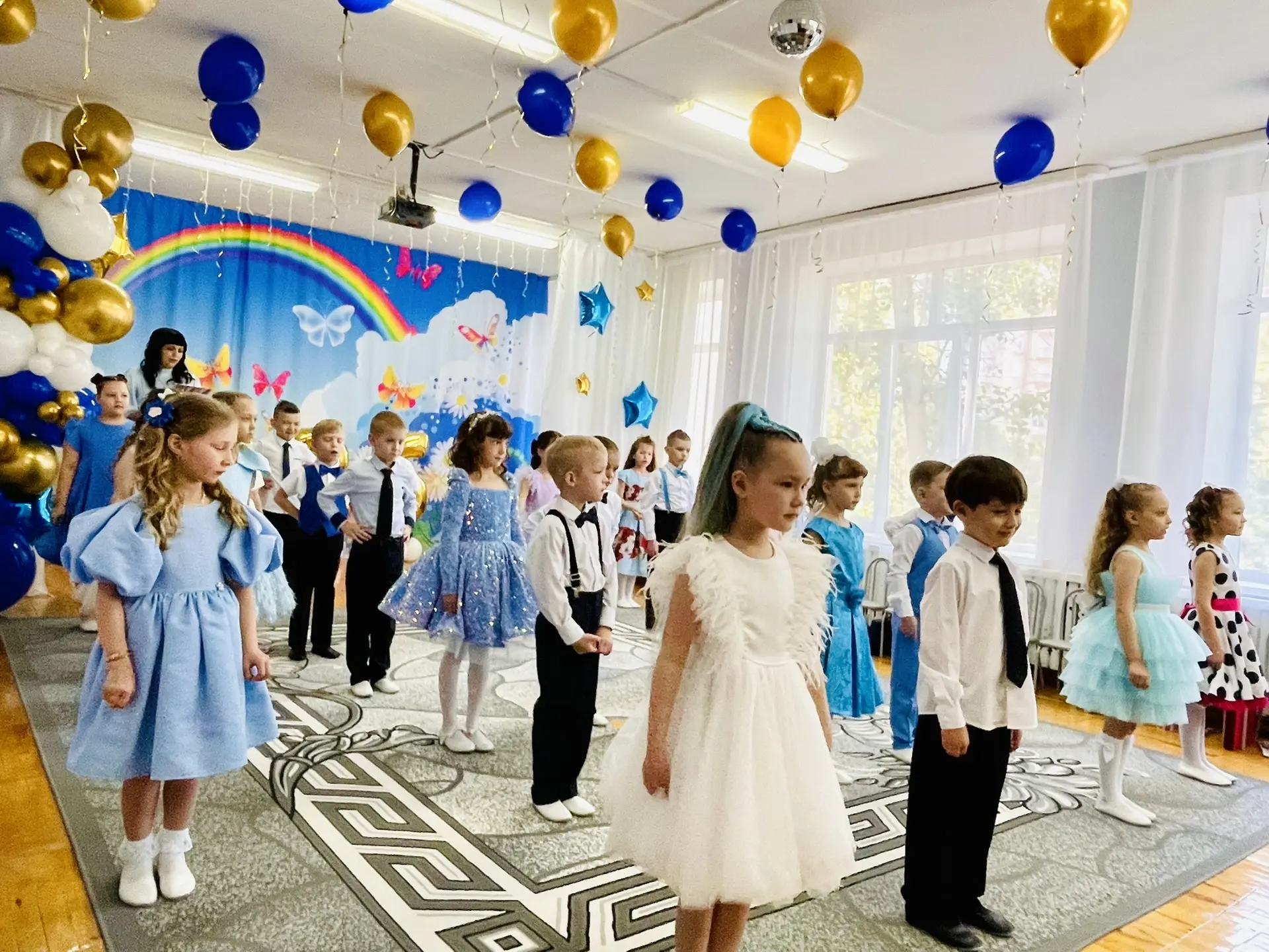 ☀️Выпускной бал — самый трогательный праздник, символ окончания беззаботной поры.🎉🎊🎊