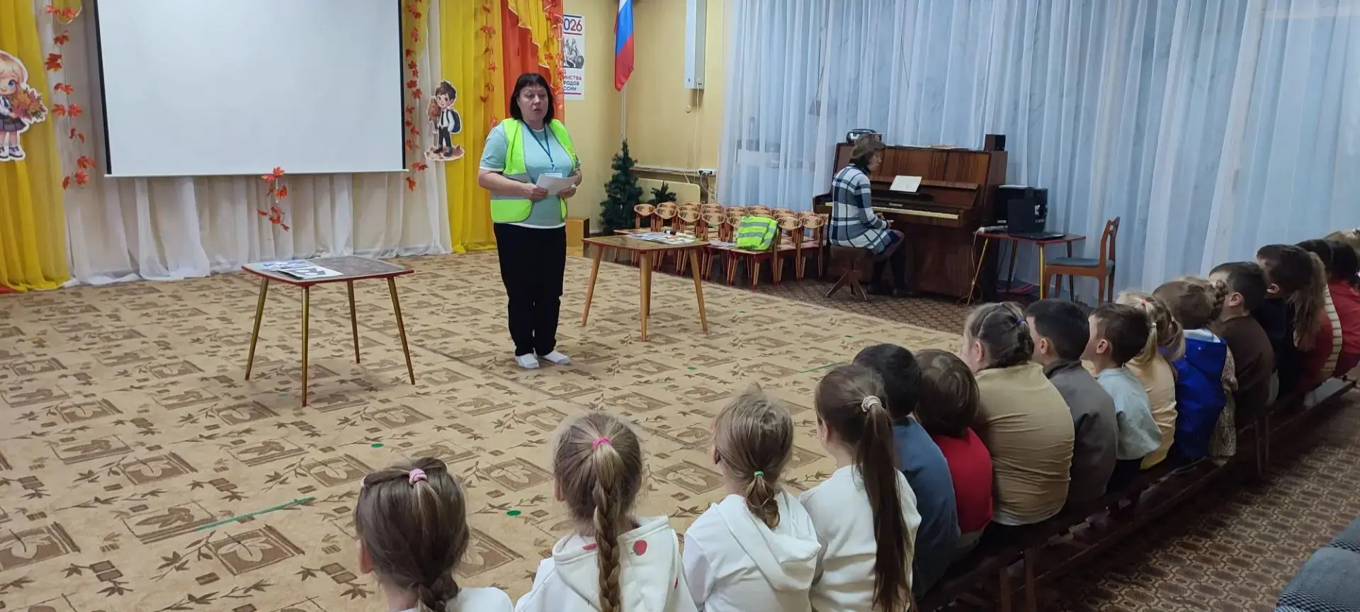 В Костромской области стартует социальная компания " Иду в школу".       В рамках этой ...