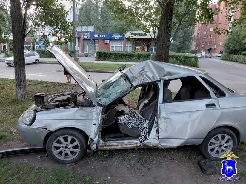❗😱 В Тольятти 20-летний парень на скорости влетел в дерево