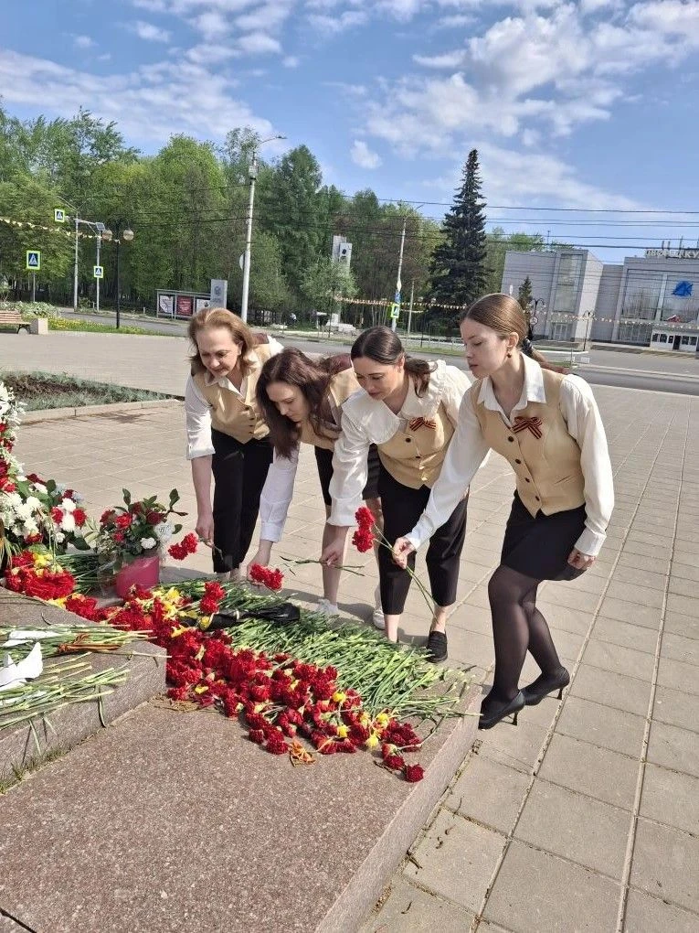 Возложение цветов к памятным местам Великой Отечественной войны ⁣ 🔥Сегодня, в преддверии годовщины П