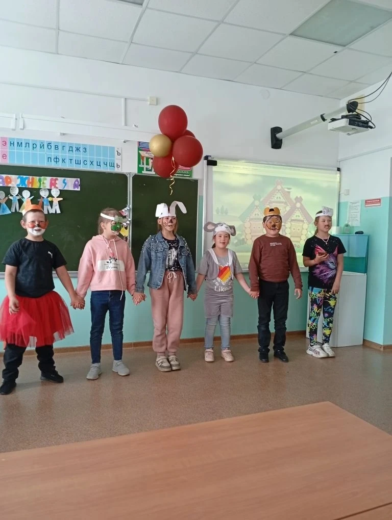 Сегодня в нашем лагере — «Луч знаний»! 🔦📚

День пролетел как одна минута, потому что было очень ин