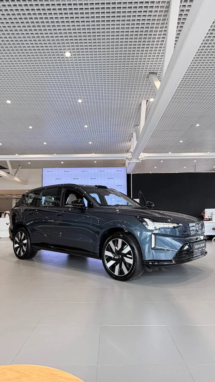 Сегодня снимаем для вас выпуск про суперский авто- Volvo EX90!