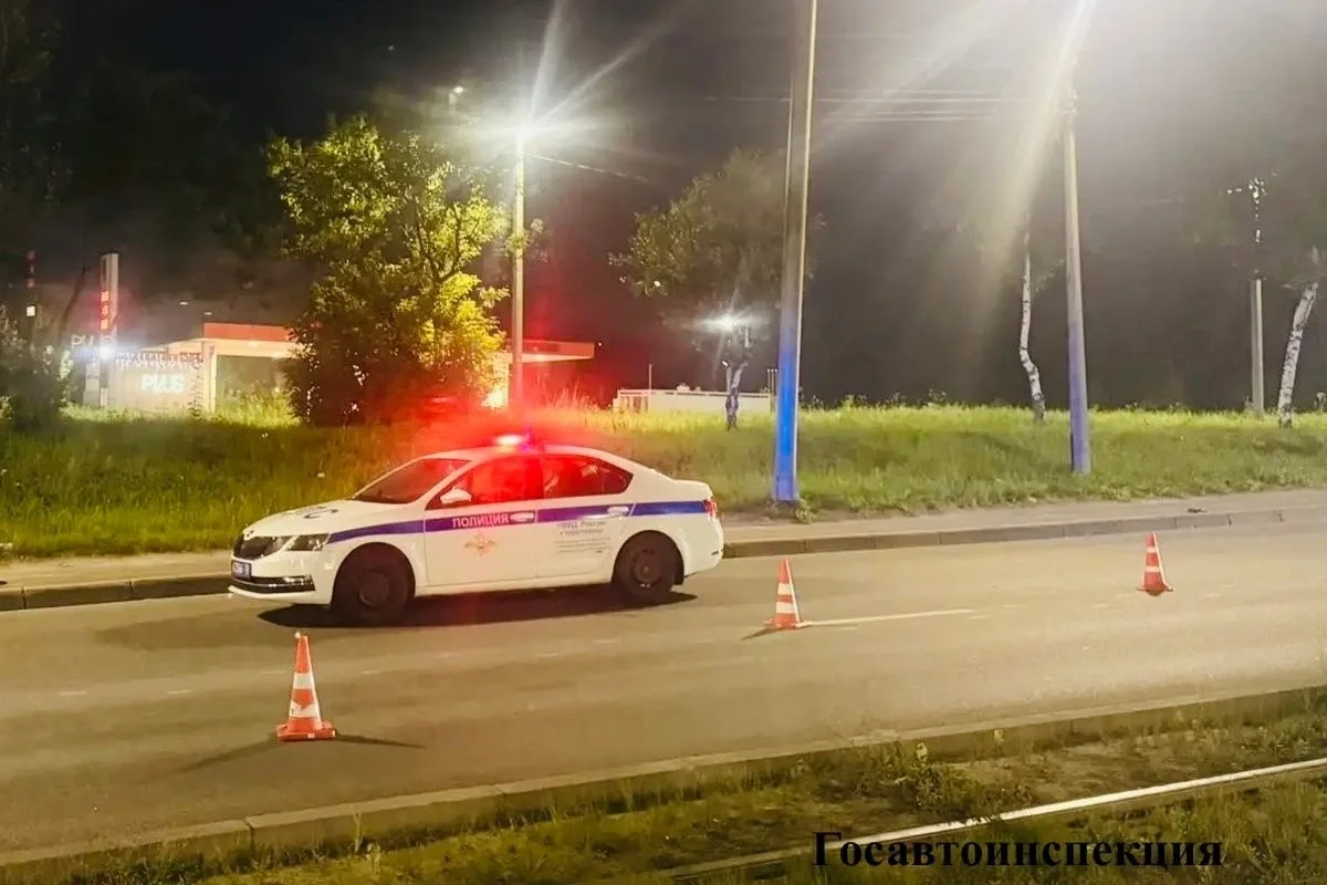 В Череповце госпитализировали врезавшегося в бордюр 16-летнего мотоциклиста