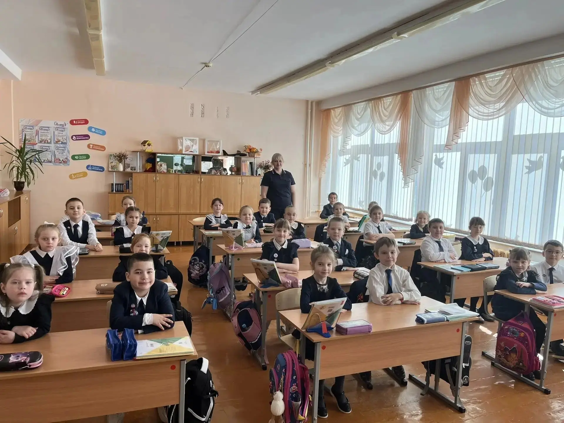 👮‍♂️ Профилактическая встреча с инспектором ГИБДД 30 апреля в нашей школе прошла важная встреча с ин