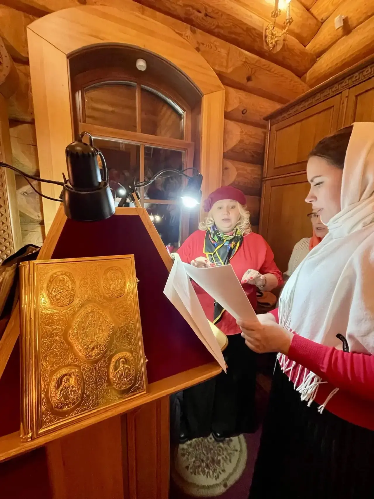 Всех православных поздравляю с великим праздником Воскресения Христова!   Встретил его по традиции в