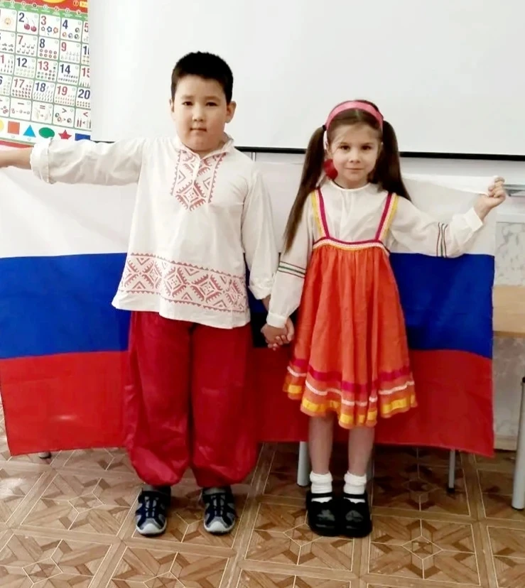 Накануне Дня России у нас  детском саду прошел  тематический день, посвященный этому событию. Целью 