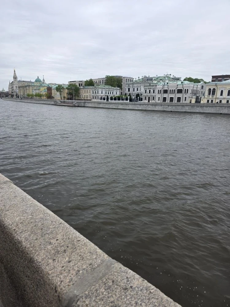 💬"Набережная Москва реки".

Присылайте фото
— где живёте 
— отдыхаете, побывали
⬇️
администратору г