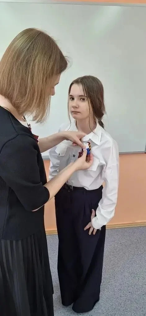 Дорогие друзья! 🎗️  В преддверии великого праздника — Дня Победы, в нашей школе на протяжении всей н