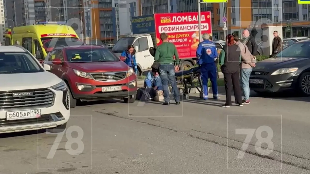 Школьник на самокате попал под машину в Мурино