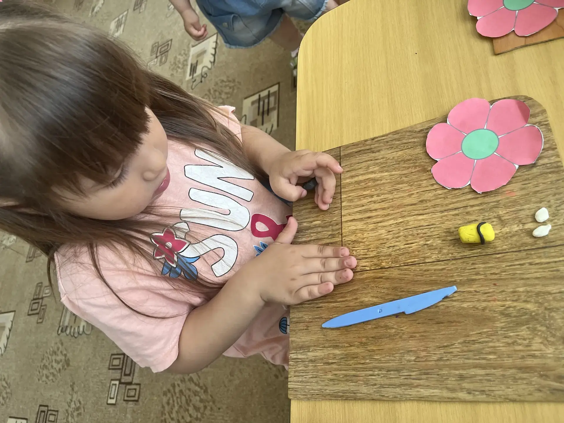 🐝 Творческое занятие в детском саду: лепка пчёлок из пластилина! 🐝