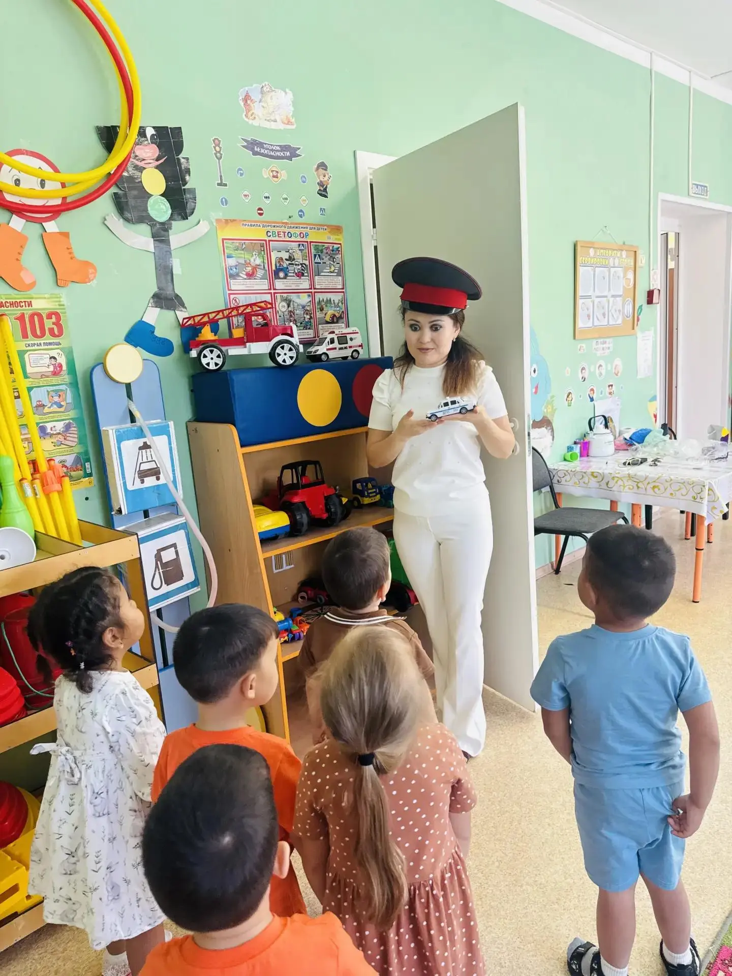😍 Знакомство с уголками группы: путешествие по волшебному миру второй младшей группы! 😍