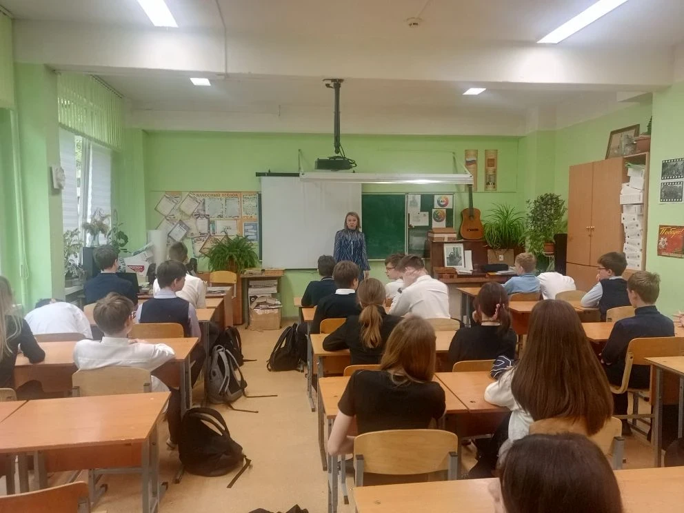 #КЛАССный_урок_79школа  13 мая обучающиеся 6 "В" класса познакомились с профессией актера. В гости к