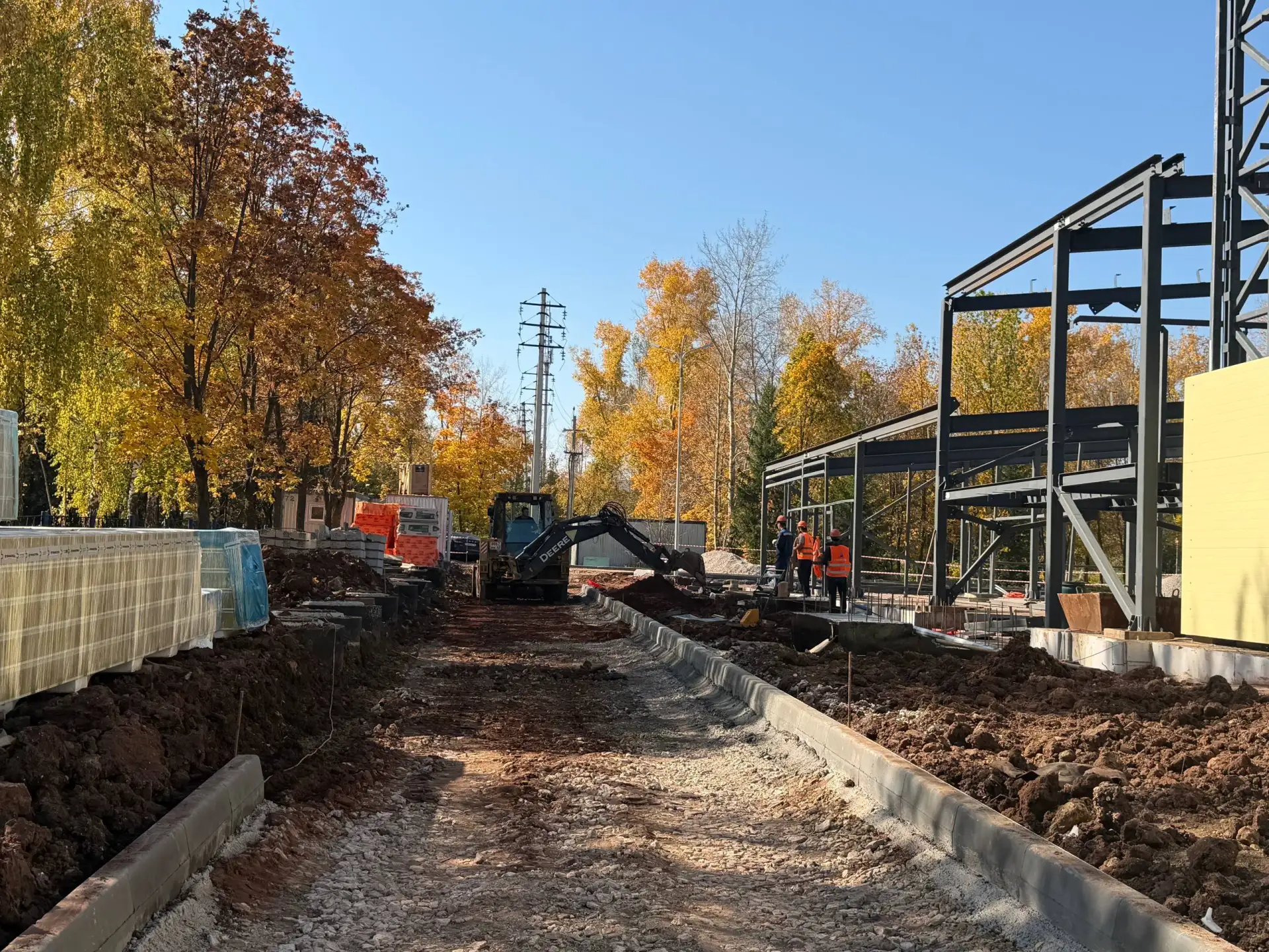 🏗️ Бассейн на Чайковского: строители монтируют каркас