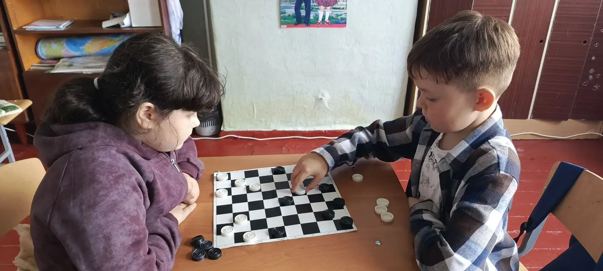 🏆 Стратегия лета: как шашки покорили сердца ребят в ГБОУ "Астаховском УВК".Именно такая атмосфера и