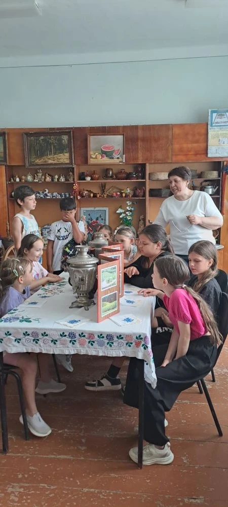 В МУК «КДЦ Среднечубуркского сельского поселения» прошел час права «Давайте жить дружно»  посвященны