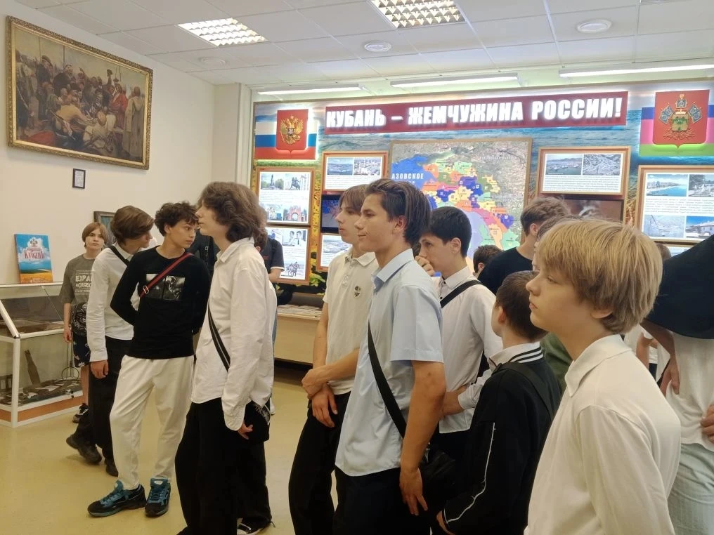 🇷🇺🇷🇺🇷🇺Второй день наши ученики посещают Краснодарское высшее военное училище имени генерала армии Се