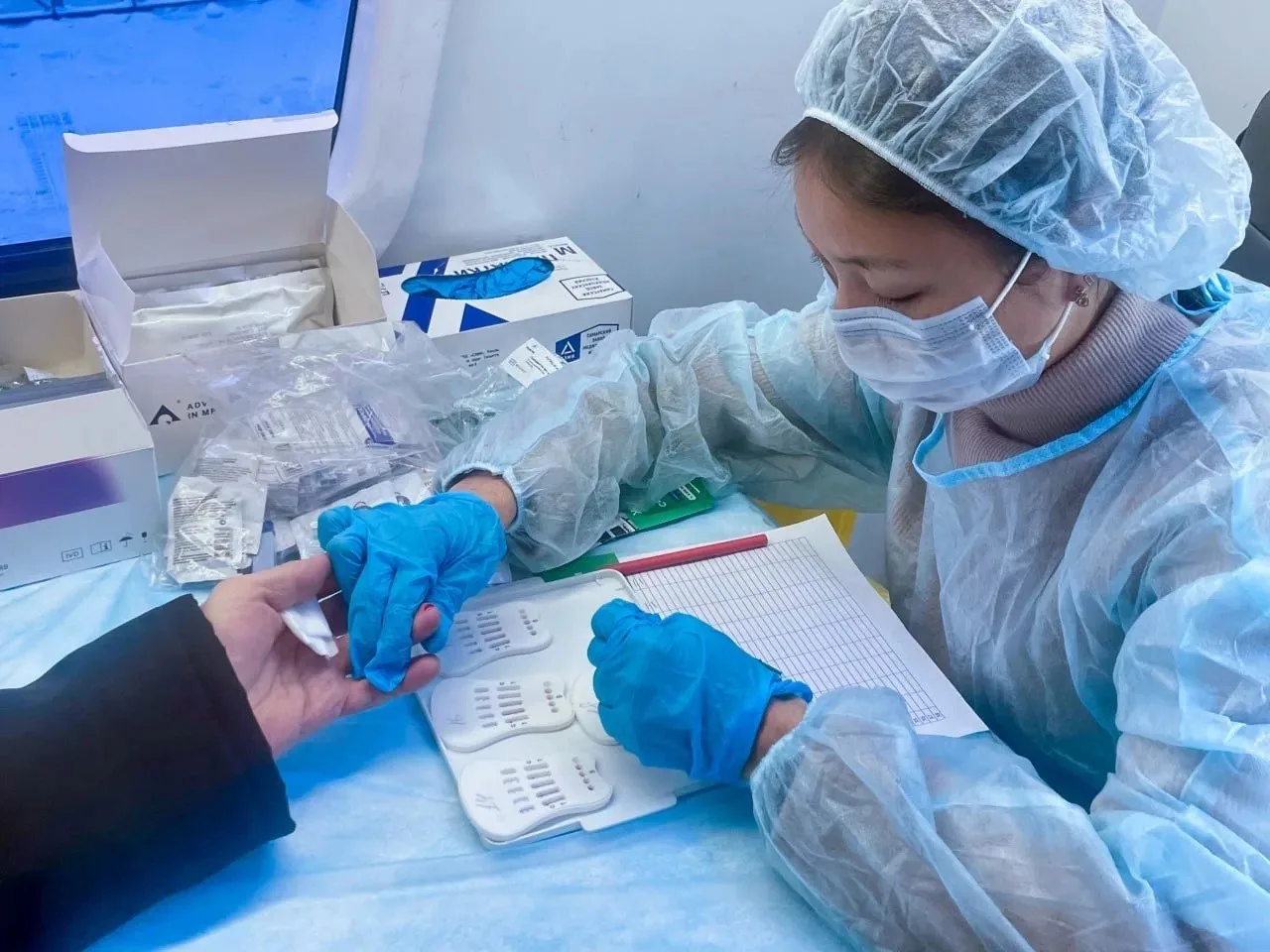 Жителей Приангарья приглашают на бесплатные тесты на ВИЧ, геппатиты B и C и сифилис