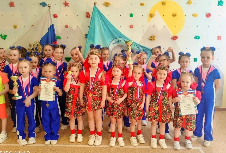 Поздравляем команду «Лучики Надежды» под руководством Фирсовой Галины Николаевны с блестящим выступл