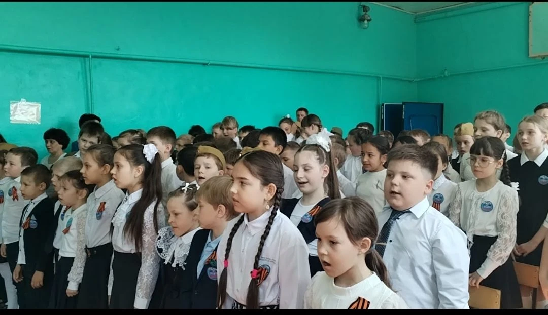 Память, которая живёт в сердцах: школа отметила День Победы 8 мая в стенах 6-го корпуса прошла серия