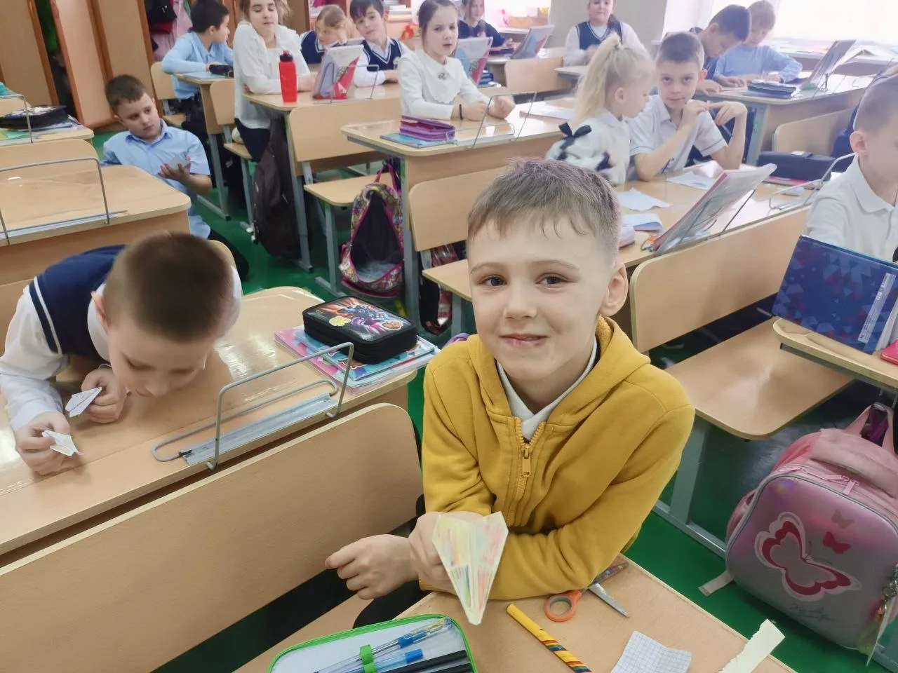 ДЕНЬ КНИГОДАРЕНИЯ: 11а VS 2е. ПОБЕДИЛА ДРУЖБА! 🔥  Как приучить младшеклассников к чтению? Легко, есл