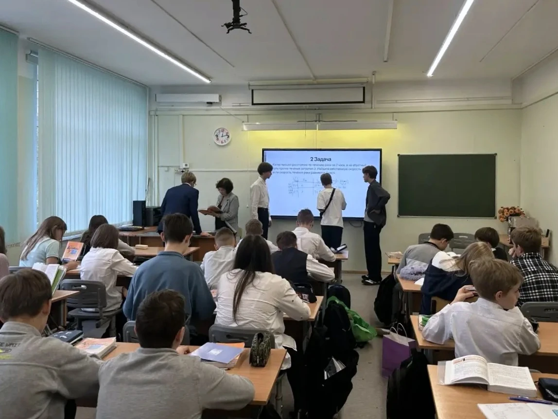 👩‍🏫 А знаете, почему ребята ещё так любят День учителя?