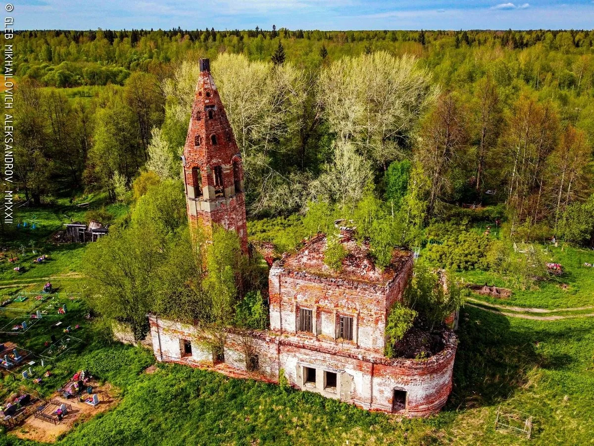 Леонтьевское. Храмовый комплекс. Церкви Михаила Архангела и Леонтия Ростовского.