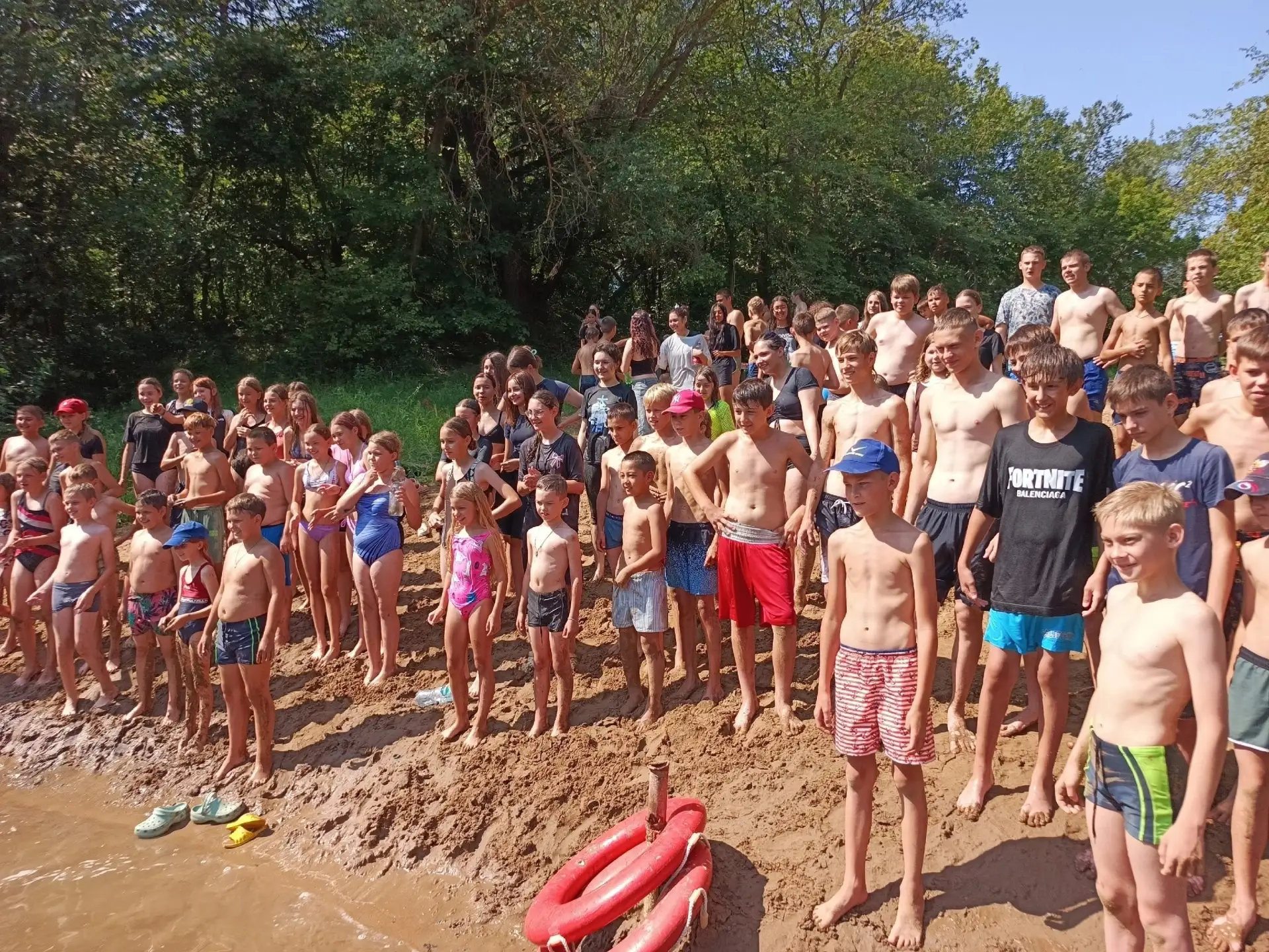 День Нептуна: как Водяной, Чертенок и владыка морей устроили водную феерию 🌊👑

В ДЗОЦ «Молодая гва